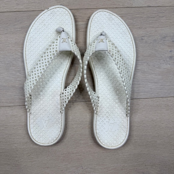 Louis Vuitton White Perforated Rubber Tattoo Thong Sandals - Picture 8 of 11
